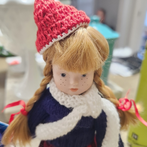 Marian Yu Designs Porcelain Dolls Boy and Girl Plaid Scottish - Picture 4 of 9